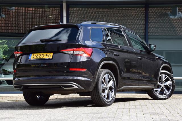 Skoda Kodiaq 1.5 TSI 150PK Sportline Business DSG Automaat | Orgineel NL | BOVAG Garantie | Trekhaak | Virtual Cockpit | 19'' Velgen | Camera | Full LED | Stoel&Stuurverwarming | Pano-Dak |