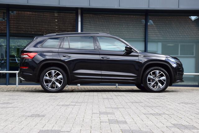 Skoda Kodiaq 1.5 TSI 150PK Sportline Business DSG Automaat | Orgineel NL | BOVAG Garantie | Trekhaak | Virtual Cockpit | 19'' Velgen | Camera | Full LED | Stoel&Stuurverwarming | Pano-Dak |