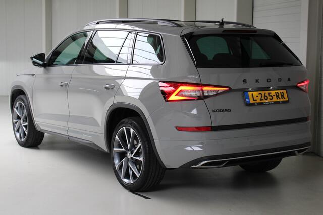 Skoda Kodiaq 1.5 TSI Sportline Business Leder | Panoramadak | Trekhaak | Camera | 20" Vega Velgen