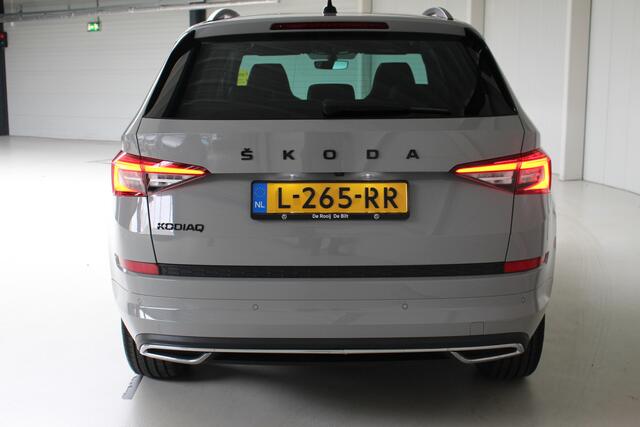 Skoda Kodiaq 1.5 TSI Sportline Business Leder | Panoramadak | Trekhaak | Camera | 20" Vega Velgen