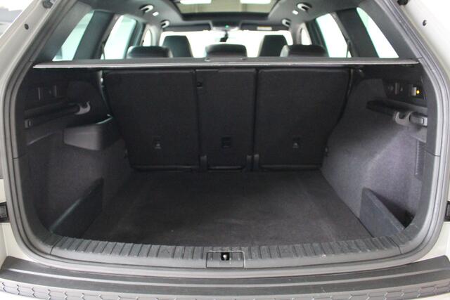 Skoda Kodiaq 1.5 TSI Sportline Business Leder | Panoramadak | Trekhaak | Camera | 20" Vega Velgen