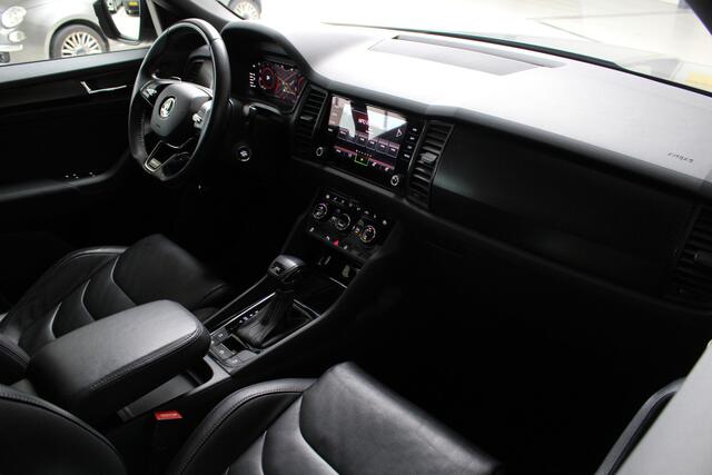 Skoda Kodiaq 1.5 TSI Sportline Business Leder | Panoramadak | Trekhaak | Camera | 20" Vega Velgen