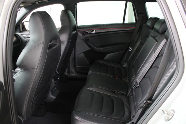 Skoda Kodiaq 1.5 TSI Sportline Business Leder | Panoramadak | Trekhaak | Camera | 20" Vega Velgen