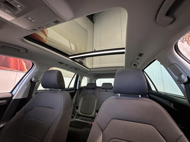 Skoda Kodiaq 1.4 TSI AMBITION AUTOMAAT PANORAMADAK VIRTUAL COCPIT NAVIGATIE APPLE CARPLAY PDC VOOR en ACHTER STOEL EN STUURWIELVERWARMING UITKLAPBARE TREKHAAK !!!