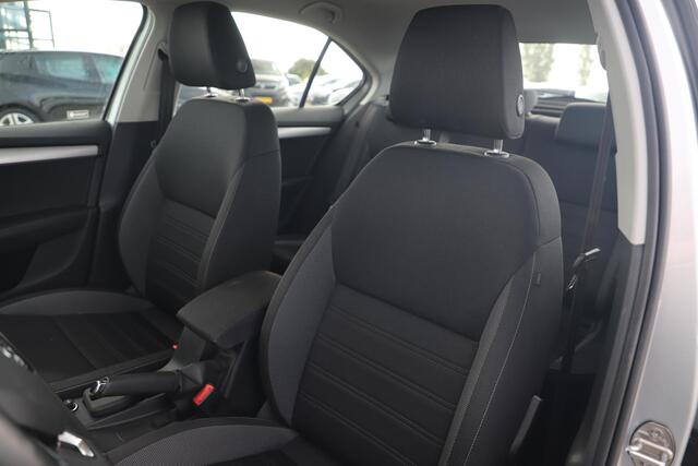 Skoda OCTAVIA 1.0 TSI Greentech Ambition Business Navigatie Clima Cruise PDC LMV Bluetooth LED Carplay Android Auto