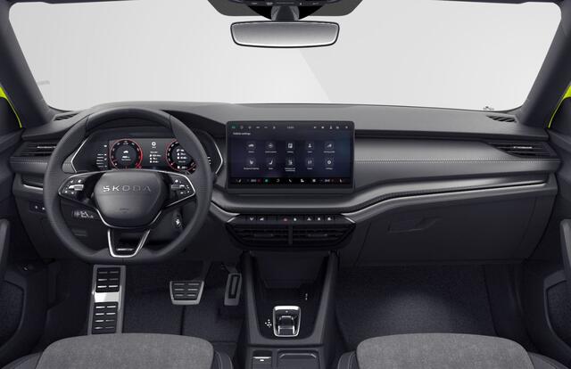 Skoda OCTAVIA Combi 1.5 TSI MHEV Sportline Business 18" lichtmetalen velgen / Panorama dak / Light & view pakket / Navigatie pakket / Adaptive cruise control / Winter pakket plus / Elektrisch verstelbare voorstoelen / ¤2000 inruilpremie