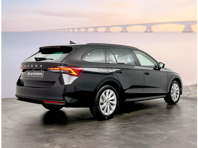 Skoda OCTAVIA Combi 1.5 TSI DSG MHEV First Edition DSG7