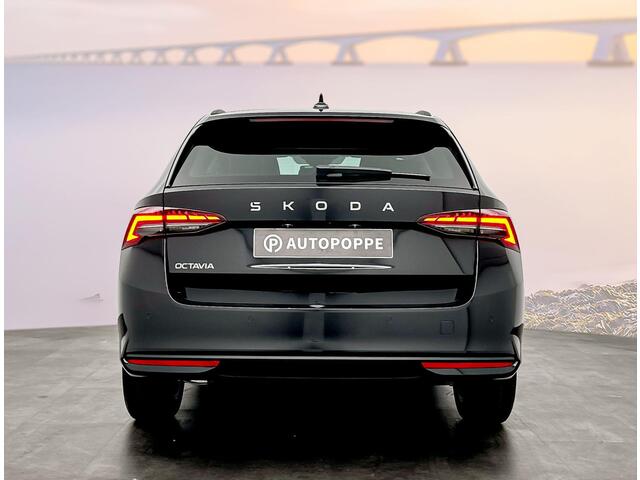 Skoda OCTAVIA Combi 1.5 TSI DSG MHEV First Edition DSG7