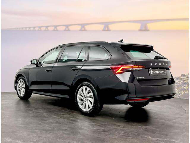 Skoda OCTAVIA Combi 1.5 TSI DSG MHEV First Edition DSG7