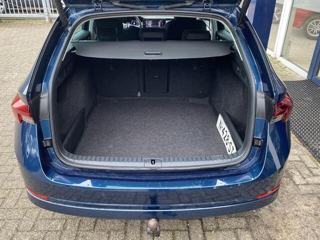 Skoda OCTAVIA Combi 1.5 e-TSI Business Edition Plus / Automaat / NL-Auto / 150 PK / Apple-Carplay & Android-Auto / Adaptive Cruise-Control / Draadloze-Telefoonlader / Climate-Control / DAB Radio-Bluetooth / Navi / Keyless / Dodehoek-Detectie / Wegklapbare-Trekhaak / PD