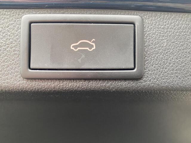 Skoda OCTAVIA Combi 1.5 e-TSI Business Edition Plus / Automaat / NL-Auto / 150 PK / Apple-Carplay & Android-Auto / Adaptive Cruise-Control / Draadloze-Telefoonlader / Climate-Control / DAB Radio-Bluetooth / Navi / Keyless / Dodehoek-Detectie / Wegklapbare-Trekhaak / PD