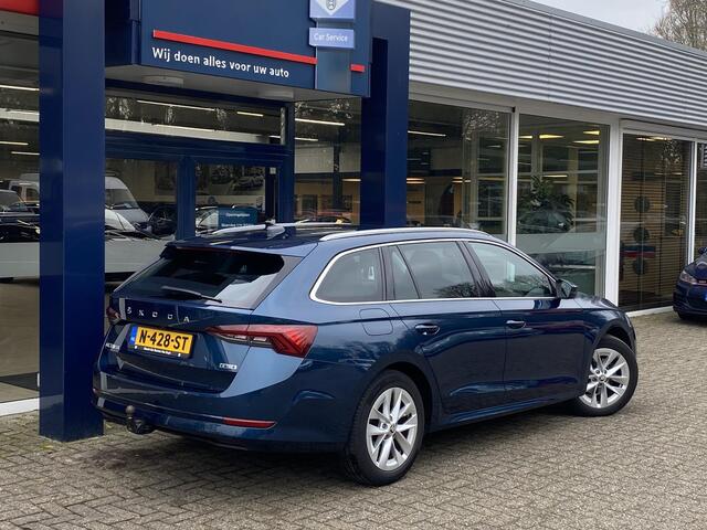 Skoda OCTAVIA Combi 1.5 e-TSI Business Edition Plus / Automaat / NL-Auto / 150 PK / Apple-Carplay & Android-Auto / Adaptive Cruise-Control / Draadloze-Telefoonlader / Climate-Control / DAB Radio-Bluetooth / Navi / Keyless / Dodehoek-Detectie / Wegklapbare-Trekhaak / PD