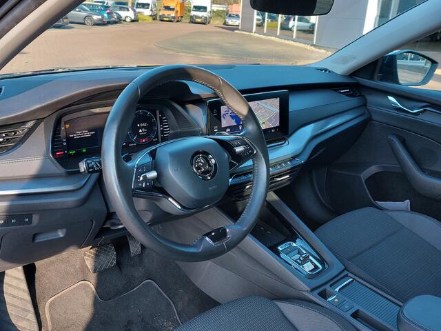 Skoda OCTAVIA Combi 1.4 TSI iV PHEV Business Edition | Origineel NL | Navi | Apple Carplay+Android Auto | Clima | Cruise | Led Koplampen | Pdc V+A | Rijstrook+Licht+Regensensor | 18''lm
