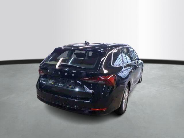 Skoda OCTAVIA Combi 1.5 eTSI 150pk Automaat Style / Panoramadak / Head Up / Memory / Wordt Verwacht