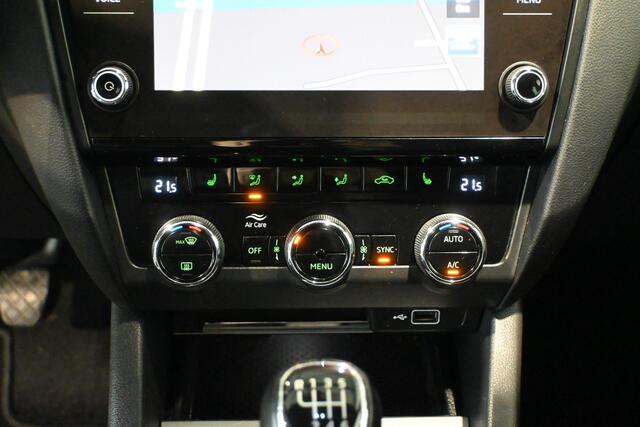 Skoda OCTAVIA Combi 1.0 TSI Greentech Sport Business Ecc Navigatie Stoelverwarming Rijklaarprijs Inruil Mogelijk!