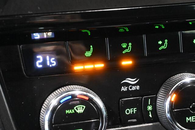 Skoda OCTAVIA Combi 1.0 TSI Greentech Sport Business Ecc Navigatie Stoelverwarming Rijklaarprijs Inruil Mogelijk!