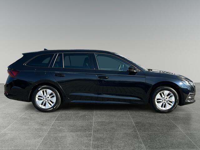 Skoda OCTAVIA Combi 1.0 TSI Sport Business | incl. 12 maanden garantie | Navigatie | Cruise | Virtual cockpit | DAB+ radio | Apple carplay | Lane assist | Zwarte hemel bekleding | Sportstoelen | LED koplampen | Sfeerverlichting |
