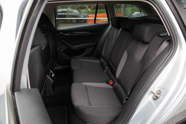 Skoda OCTAVIA Combi 1.0 e-TSI Business Edition , Virtual cockpit, Carplay,