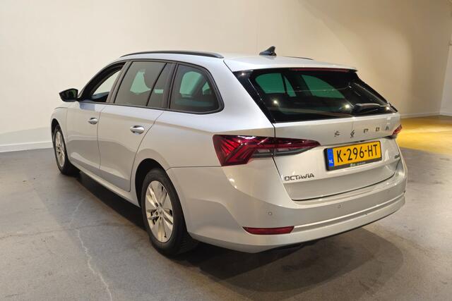 Skoda OCTAVIA Combi 1.0 e-TSI Business Edition - Apple Carplay/Android Auto - Achteruitrijcamera - Navi