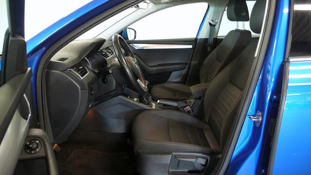 Skoda OCTAVIA Combi 1.0 TSI Greentech Business Edition | Navi |