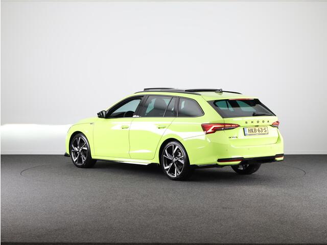 Skoda OCTAVIA Combi 1.5 TSI MHEV Sportline Business Led Matrix | 19 inch | Black pakket | Panoramadak | Elek. stoel | Stoelverwarming voor + achter | Travel Assist | Adaptive Cruise