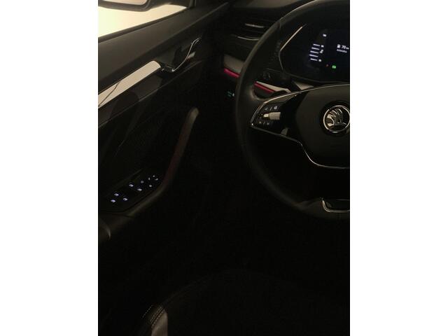 Skoda OCTAVIA Combi 2.0 TDI Full option 1 jaar garantie