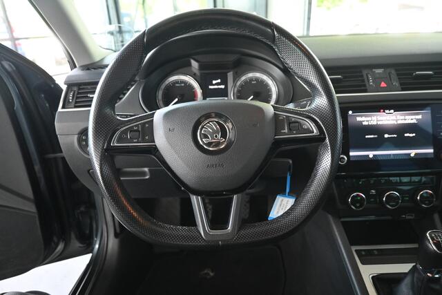 Skoda OCTAVIA Combi 1.0 TSI Greentech Business Edition Navigatie Airco Cruise control Stoelverwarming PDC Inruil Mogelijk!