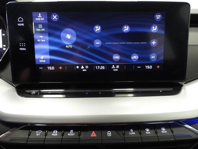 Skoda OCTAVIA Combi 1.0 e-TSI Aut. Business Edition NAVI/ADAPT.CRUISE/TREKHAAK/LED/17"LMV!