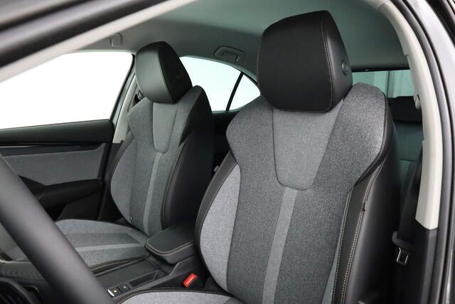 Skoda OCTAVIA First Edition 1.5 TSI m-HEV 85 kW / 115 pk Automaat | Adaptive Cruise control | Lane assist | Keyless Entry | Parkeer sensoren voor en achter | Acteruitrijcamera|