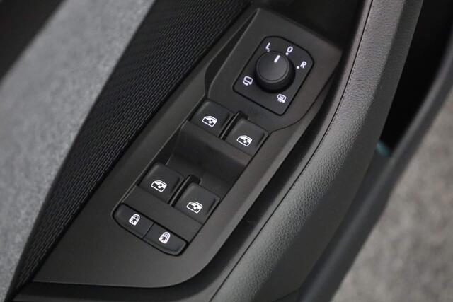 Skoda OCTAVIA First Edition 1.5 TSI m-HEV 85 kW / 115 pk Automaat | Adaptive Cruise control | Lane assist | Keyless Entry | Parkeer sensoren voor en achter | Acteruitrijcamera|