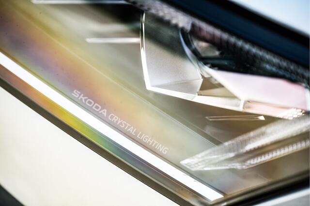 Skoda OCTAVIA Combi 1.5 TSI MHEV Business Edition | Matrix LED | Winterpakket Plus | Travel Assist | Camera | 18"