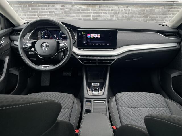 Skoda OCTAVIA Combi 1.4 TSI iV PHEV Business Edition Plus | Head-Up | Carplay | LED | Camera | Memory | Navi | Sfeerverl.