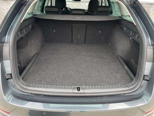 Skoda OCTAVIA Combi 1.4 TSI iV PHEV Business Edition Plus | Head-Up | Carplay | LED | Camera | Memory | Navi | Sfeerverl.