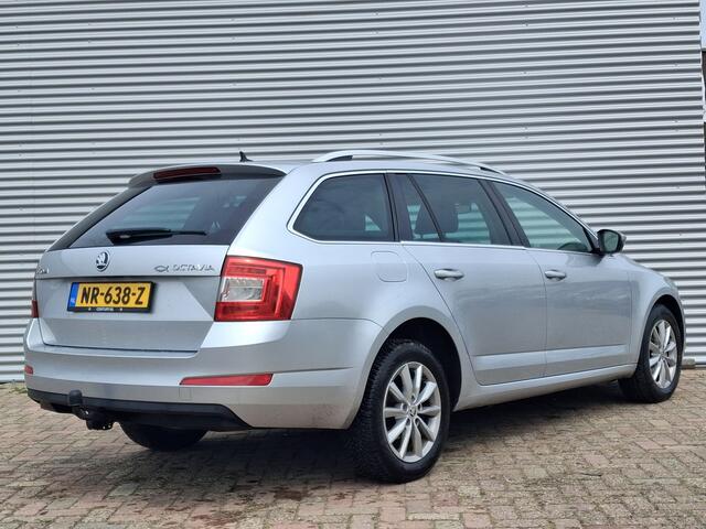 Skoda OCTAVIA Combi 1.6 TDI Greentech Ambition Business | Nieuw Binnen! | Trekhaak | Stoelverwarming | Navigatie