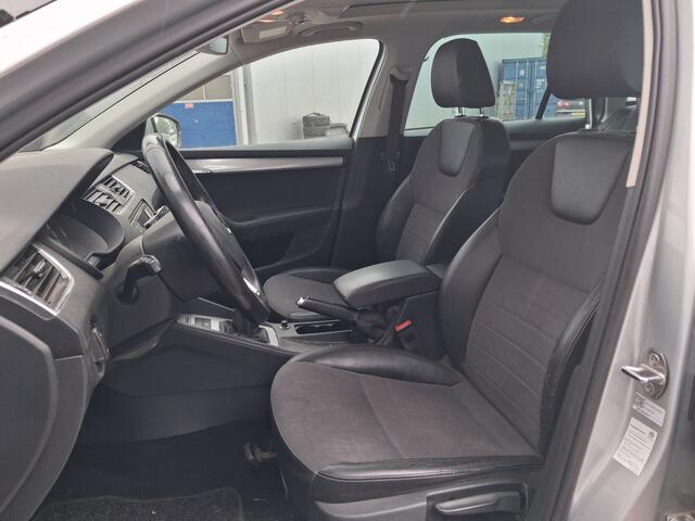 Skoda OCTAVIA Combi 1.6 TDI Greentech Ambition Business | Nieuw Binnen! | Trekhaak | Stoelverwarming | Navigatie