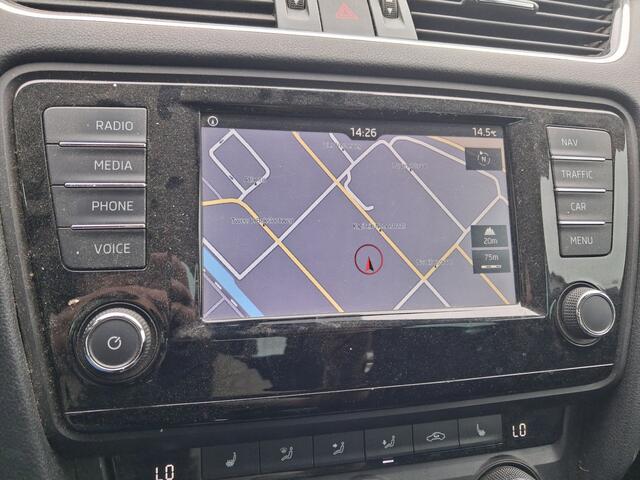 Skoda OCTAVIA Combi 1.6 TDI Greentech Ambition Business | Nieuw Binnen! | Trekhaak | Stoelverwarming | Navigatie