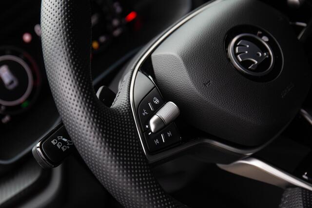 Skoda OCTAVIA Combi 1.5 TSI MHEV Sportline Business , Adap. cruise, Virtual cockpit, Stuur/stoelverwarming,