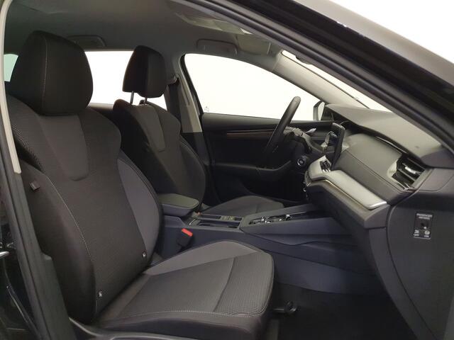 Skoda OCTAVIA Combi 1.0 e-TSI 110pk DSG/AUT Business Edition Camera, Cruise control, Virtual cockpit