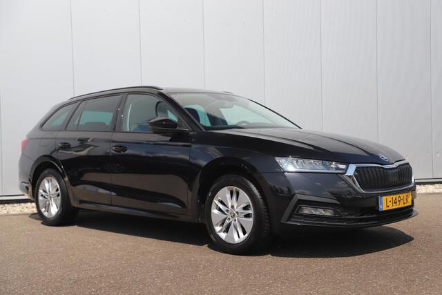 Skoda OCTAVIA Combi 1.0 TSI Business Edition Virtual Navigatie Carplay Android Clima Cruise Sfeerverlichting LED Lane Assist 16 inch LMV