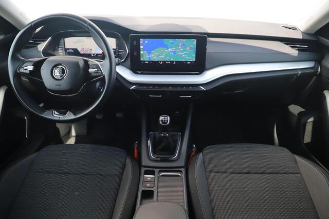 Skoda OCTAVIA Combi 1.0 TSI Business Edition Virtual Navigatie Carplay Android Clima Cruise Sfeerverlichting LED Lane Assist 16 inch LMV