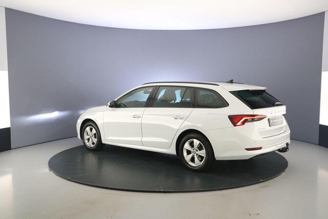 Skoda OCTAVIA Combi Business Edition 1.0 TSI 110pk Trekhaak, Elektrische achterklep, Cruise control, Navigatie, Parkeersensoren, Airco, Stoelverwarming, App connect, LED koplampen