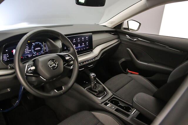 Skoda OCTAVIA Combi Business Edition 1.0 TSI 110pk Trekhaak, Elektrische achterklep, Cruise control, Navigatie, Parkeersensoren, Airco, Stoelverwarming, App connect, LED koplampen