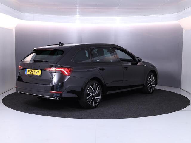 Skoda OCTAVIA Combi 1.4 TSI iV PHEV Sportline Business 204 pk Automaat (DSG) | Verlengde garantie | Navigatie | Parkeersensoren | Adaptieve cruise control | Stoelverwarming |