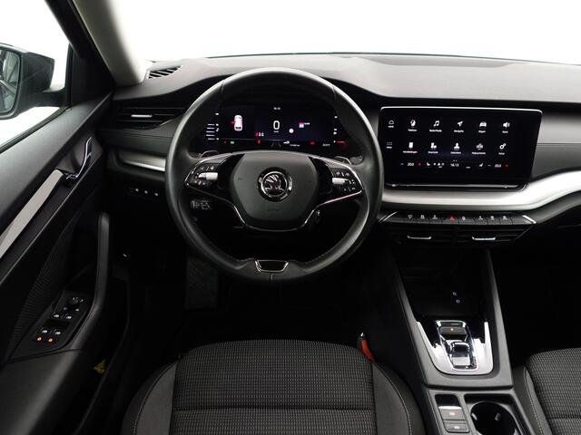 Skoda OCTAVIA Combi 1.0 e-TSI Business Edition Aut- Stuur/Stoelverwarming, Carplay, Android Auto, Sfeerverlichting, Camera, Ada Cruise