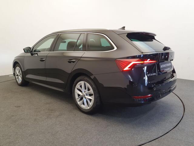 Skoda OCTAVIA Combi 1.0 e-TSI 110pk DSG/AUT Business Edition Wegklapbare trekhaak, Camera, Cruise control