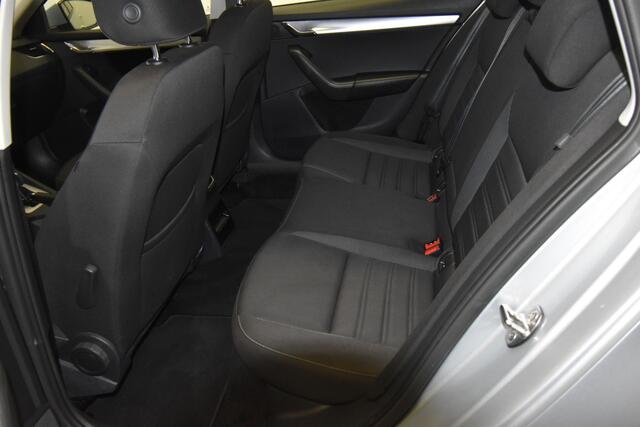 Skoda OCTAVIA Combi 1.5 TSI Greentech Business Edition , CLIMATR , CR CONTROL , PDC V+A , NAVI ,