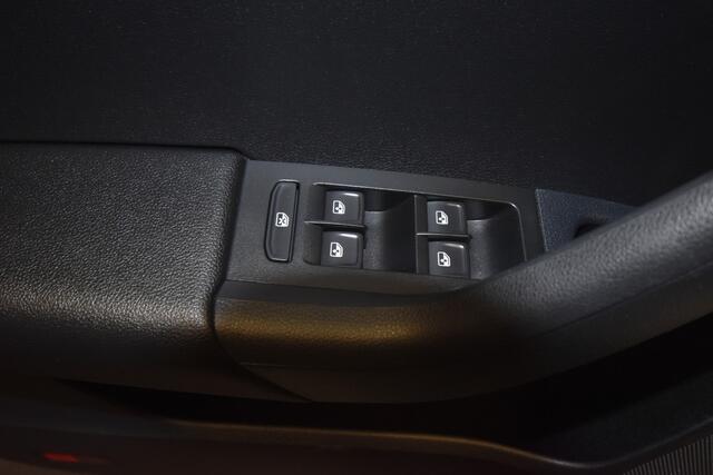 Skoda OCTAVIA Combi 1.5 TSI Greentech Business Edition , CLIMATR , CR CONTROL , PDC V+A , NAVI ,