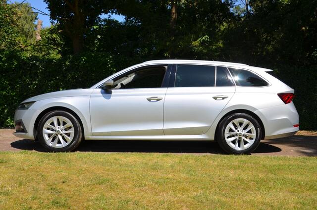 Skoda OCTAVIA Combi 1.0 TSI Business Edition Led/Navi/Pdc/Ecc/Stoelverwarming/Virtueel dashboard/Privacy-Glass/Cr-Controle/17-Inch Lmv/Apple Carplay/Android Auto