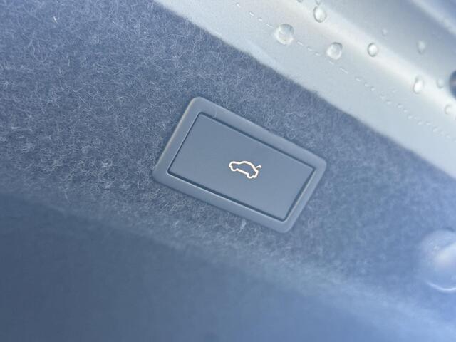 Skoda OCTAVIA First Edition 1.5 TSI m-HEV 115 pk DSG | Automaat | Navigatie | Adaptieve cruise control | Apple Carplay/Android Auto | 17" lichtmetalen velgen |