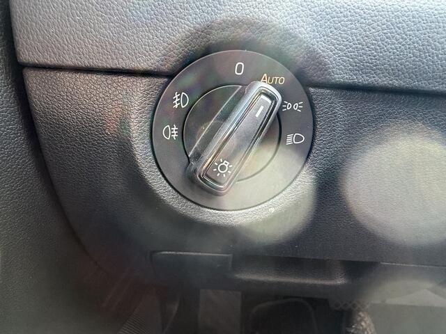 Skoda OCTAVIA Combi BWJ 2020 1.0 TSI 116 PK Greentech Clever Edition AUTOMAAT | TREKHAAK | APPLE CARPLAY | ANDROID AUTO | NAVI | CLIMA | CRUISE | HALF LEDER | STOELVERW. | LMV | PDC